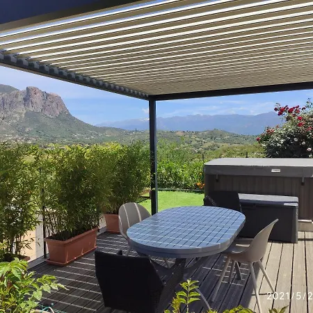 Claude Et Marie-france Lägenhet *